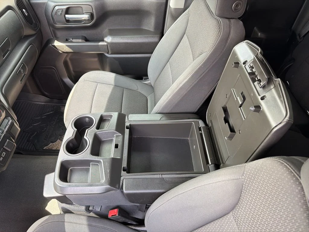 Used 2021 White Chevrolet Custom image 42