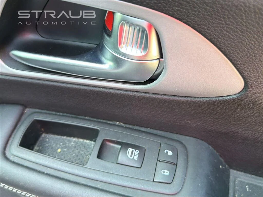 Used 2024 Silver Mist Clearcoat Chrysler Touring L image 7