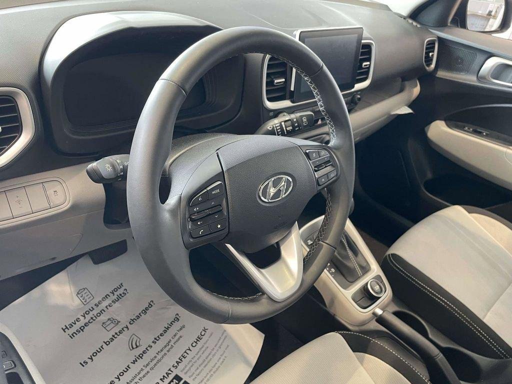 2025 Hyundai Venue SEL - Photo 30