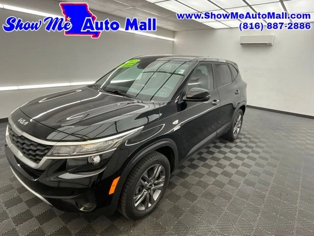 Used 2022 Black Kia LX image 1