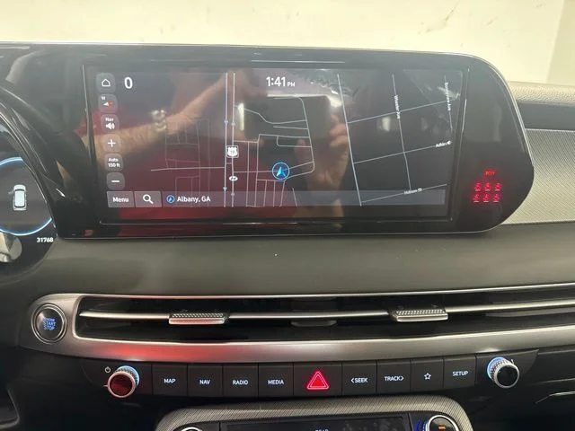Used 2025 Silver Hyundai SEL Premium image 16