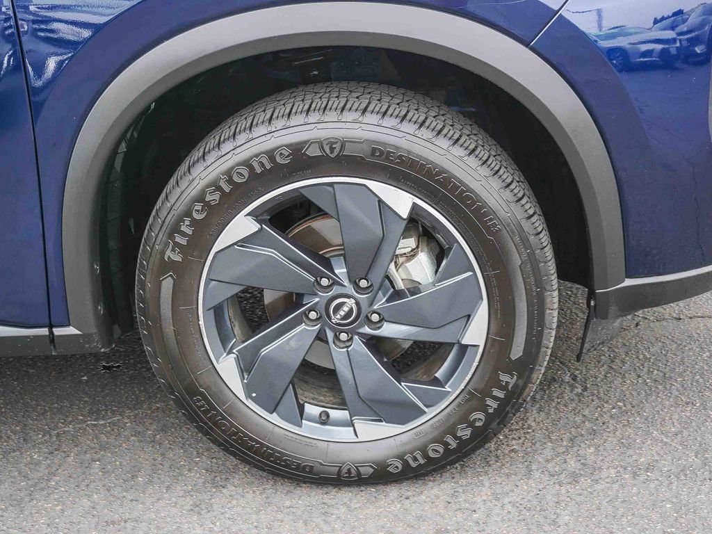 Used 2024 Blue Nissan SV image 9