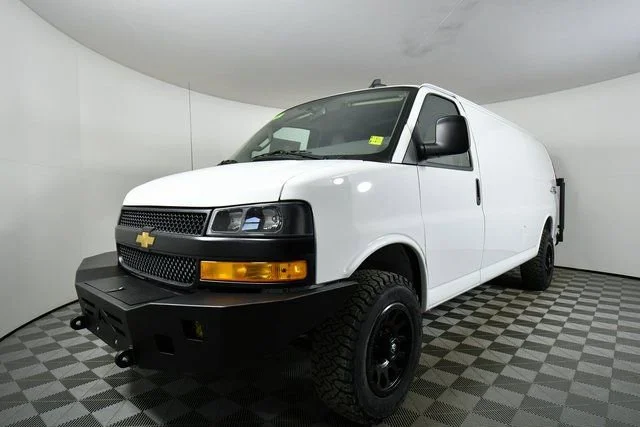 2025 Chevrolet Express Cargo Work Van - Photo 6