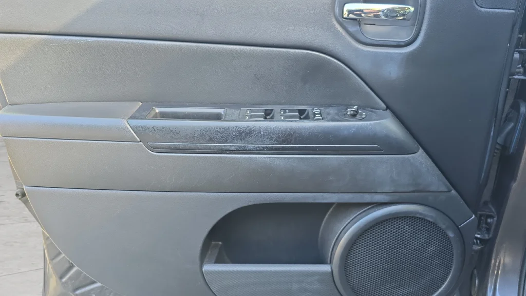 Used 2016 Gray Jeep Latitude image 26