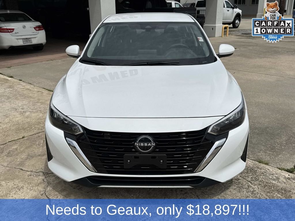 Used 2025 White Nissan SV image 3
