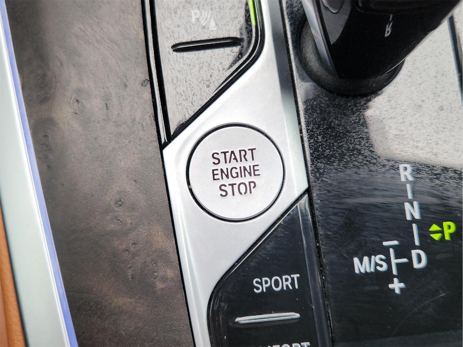 2021 BMW X7 photo 22 of 35