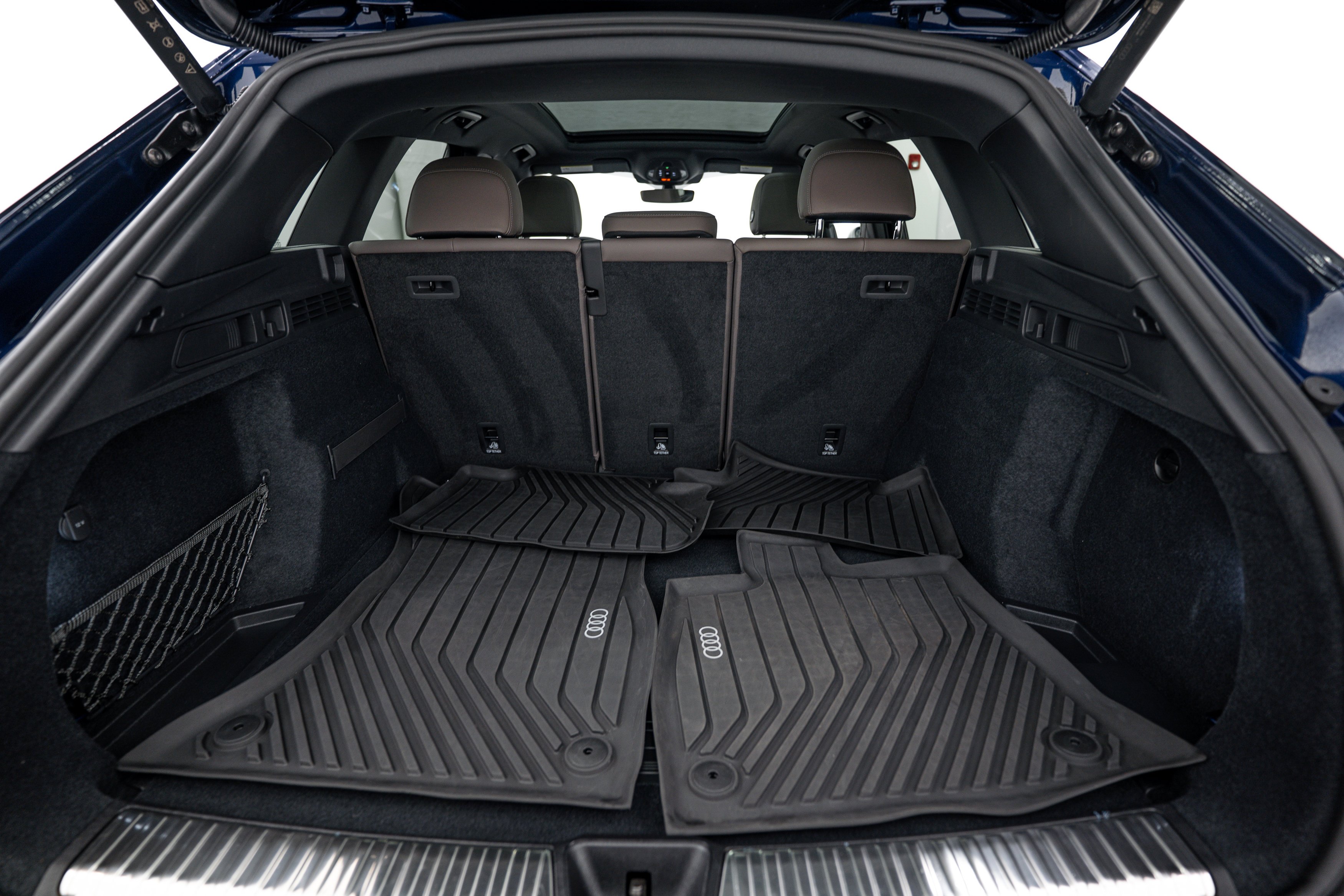 Used 2025 Navarra Blue Metallic Audi Premium image 20