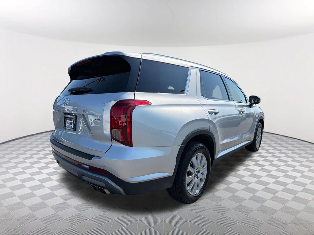 Used 2024 Silver Hyundai SEL image 5