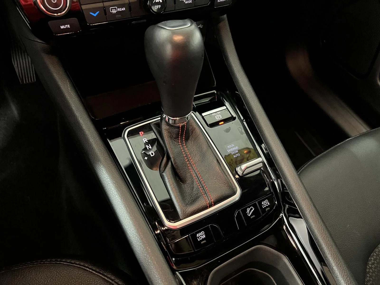 Used 2023 Gy Jeep Trailhawk image 5