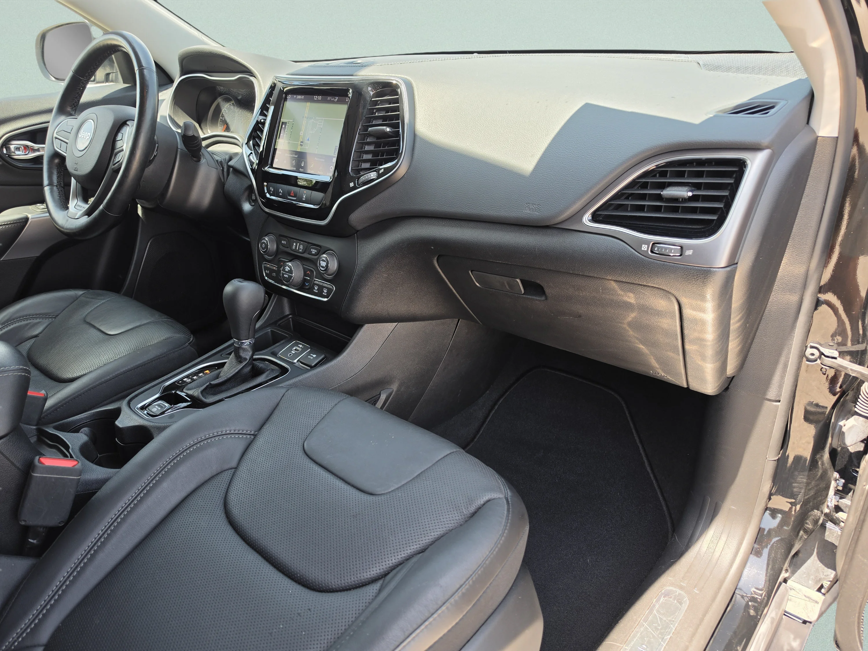 Used 2021 Diamond Black Crystal Pearlcoat Jeep Limited image 15