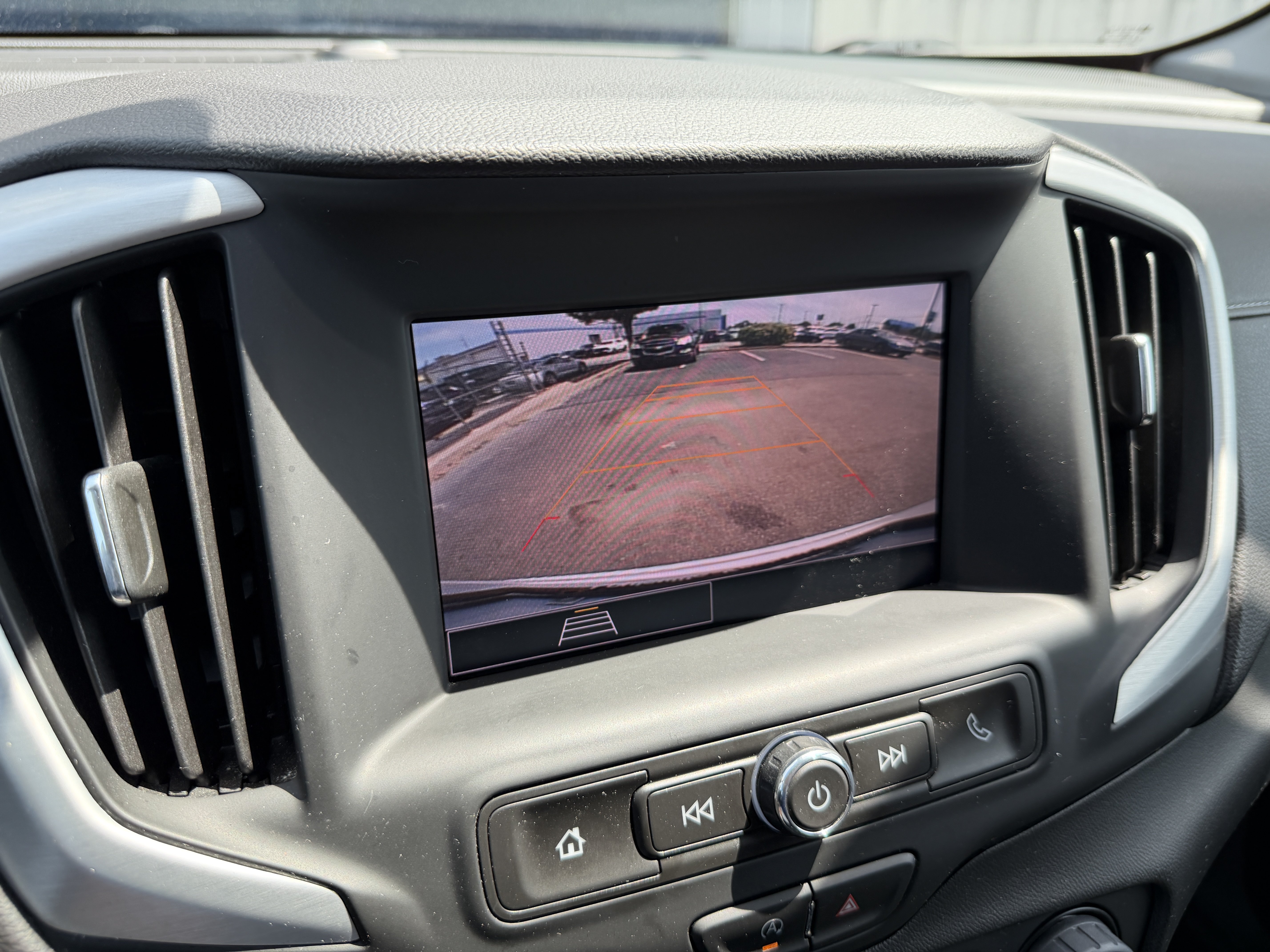 Used 2023 Summit White GMC SLE image 19