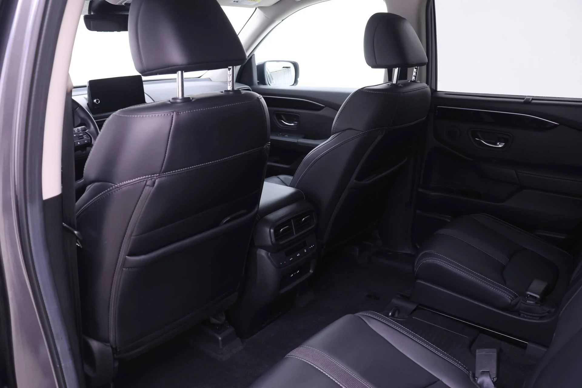 2025 Honda Pilot EX-L - Photo 11