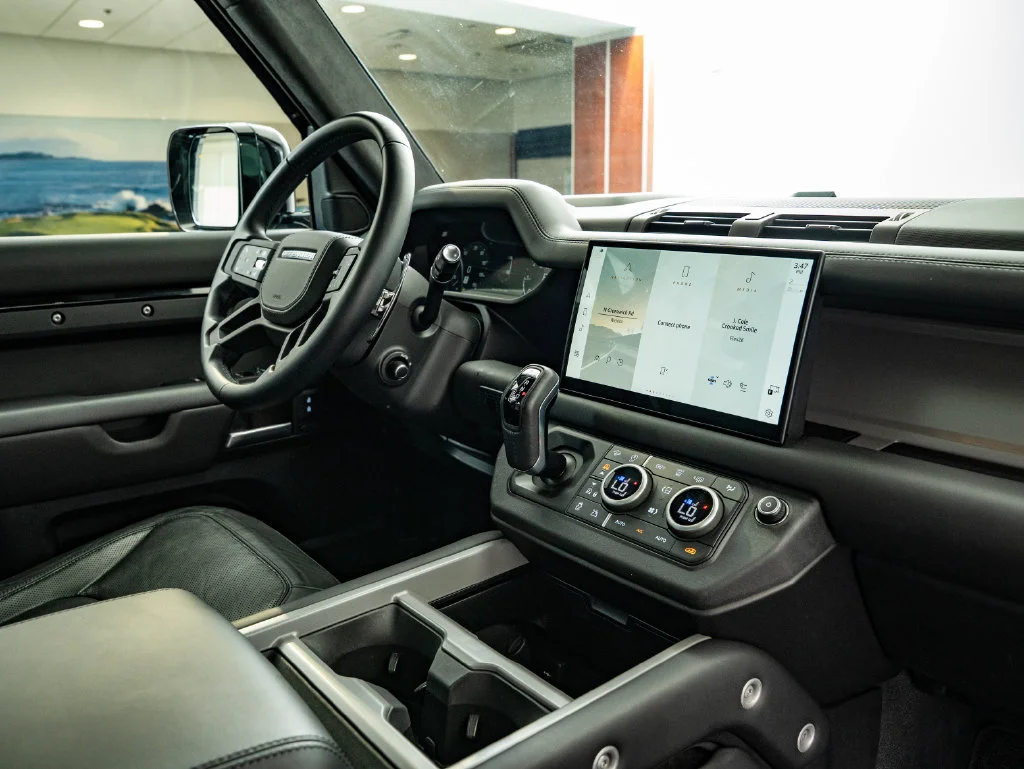 Used 2025 Black Land Rover V8 image 50