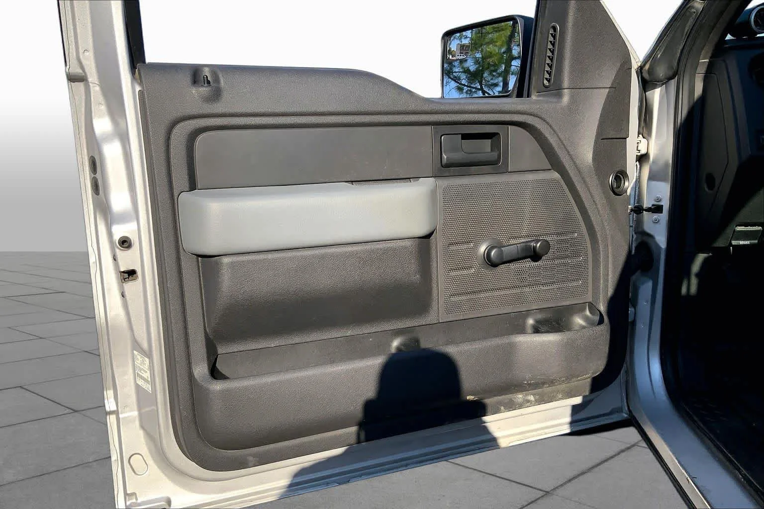 Used 2014 Ingot Silver Metallic Ford XL image 21