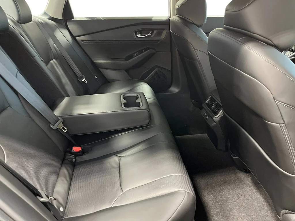 New 2026 Urban Gray Pearl Honda Touring image 25