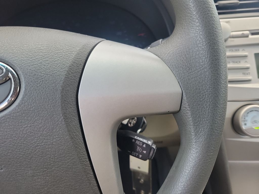 Used 2011 Gray Toyota LE image 27