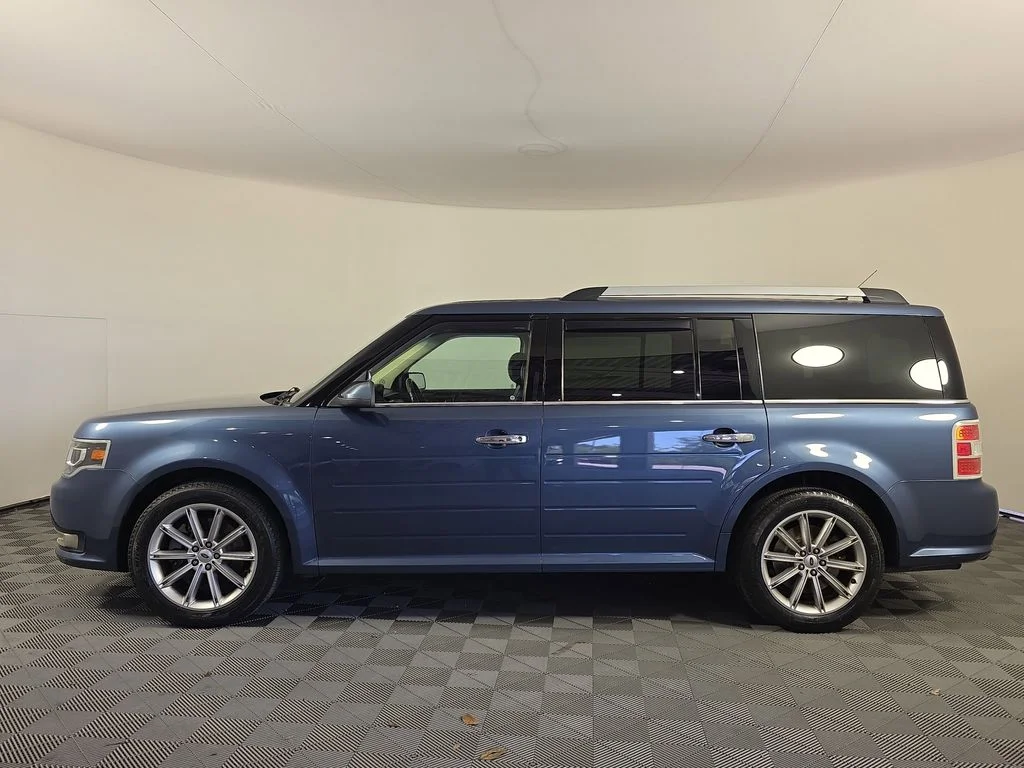 Used 2018 Blue Ford Limited image 4