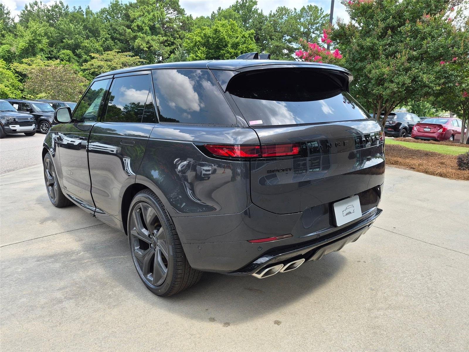 New 2026 Carpathian Grey Premium Metallic Land Rover Dynamic SE image 7