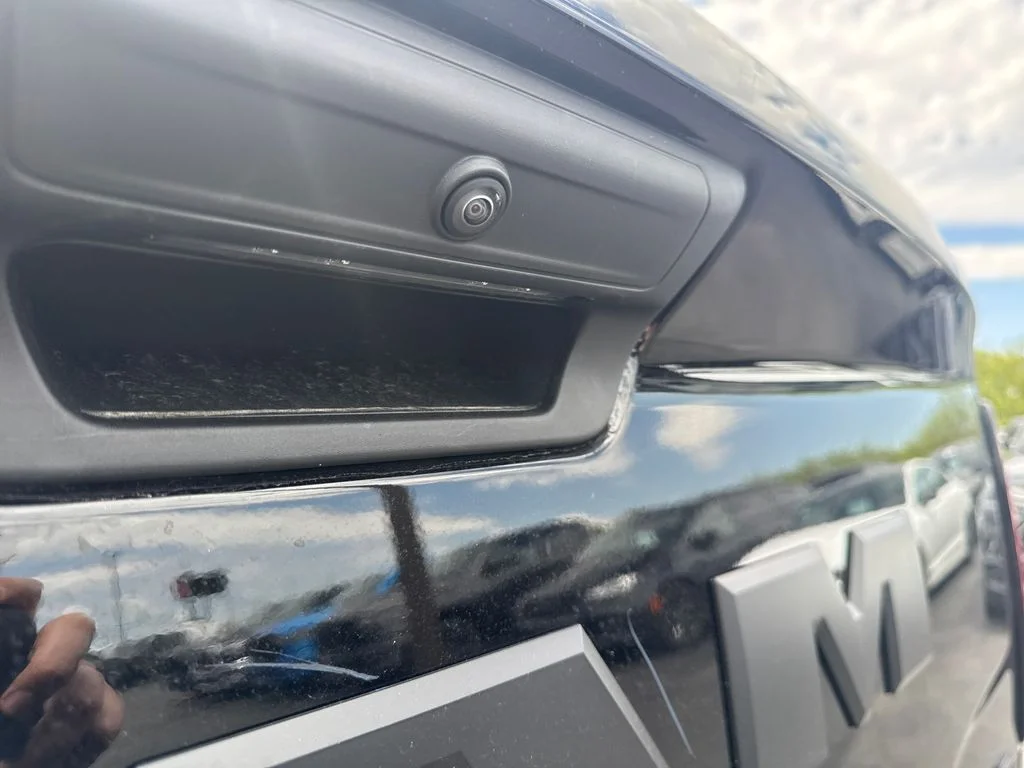 New 2026 Diamond Black Crystal Pearl-Coat Exterior Paint RAM TRADESMAN image 11