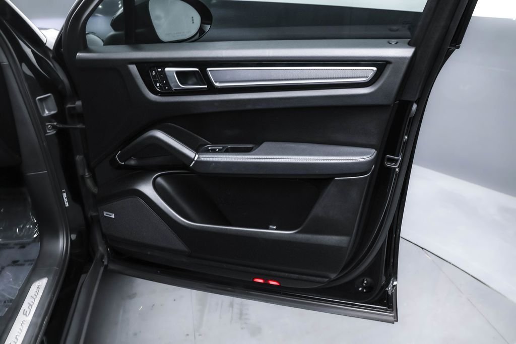 Used 2022 Black Porsche Platinum Edition image 37
