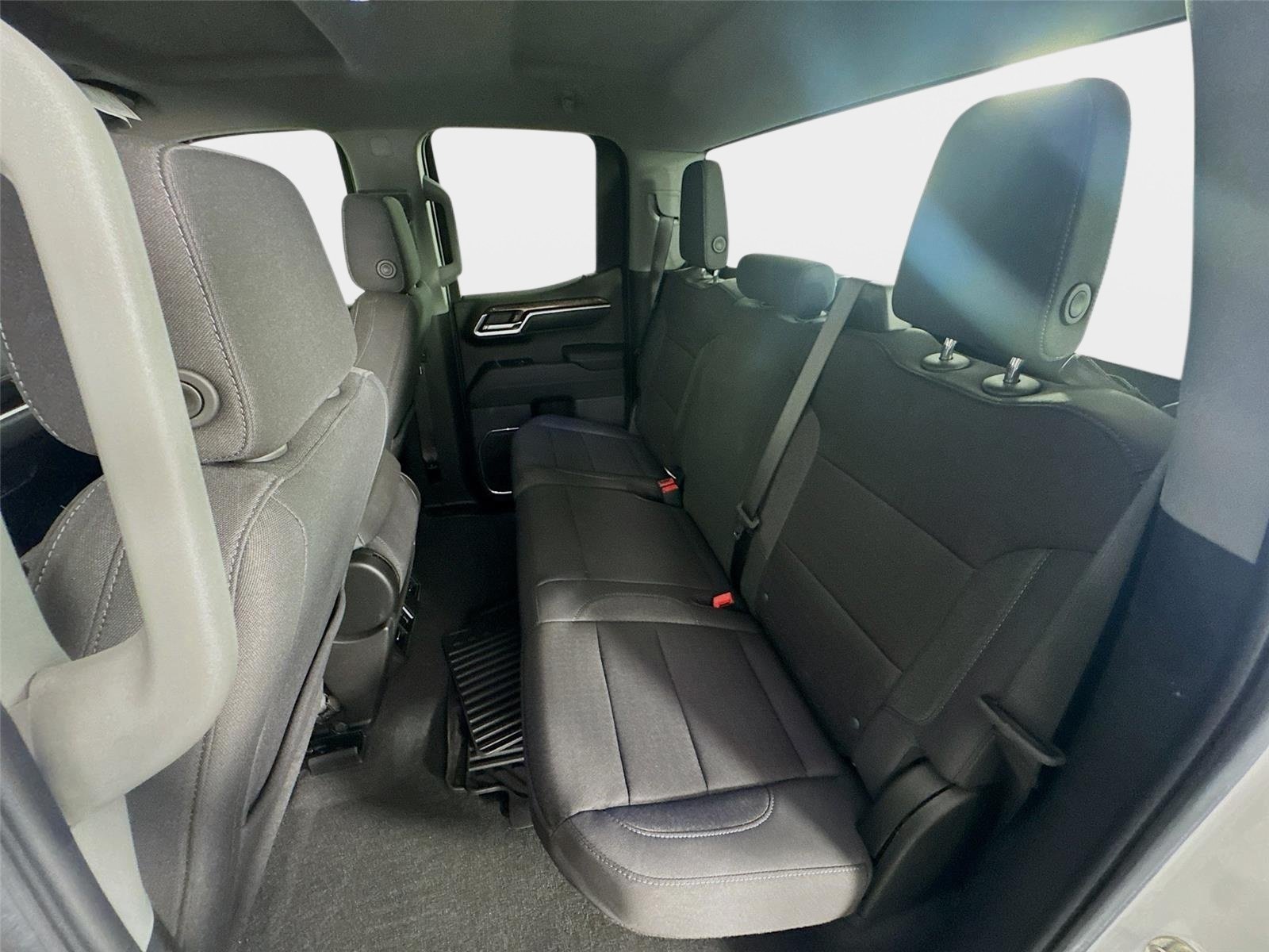 Used 2024 Summit White GMC Elevation image 22