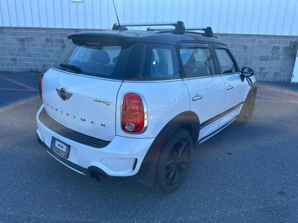 Used 2016 Light White MINI Base image 3