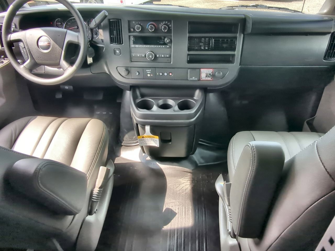 2025 GMC Savana Cargo Work Van - Photo 18