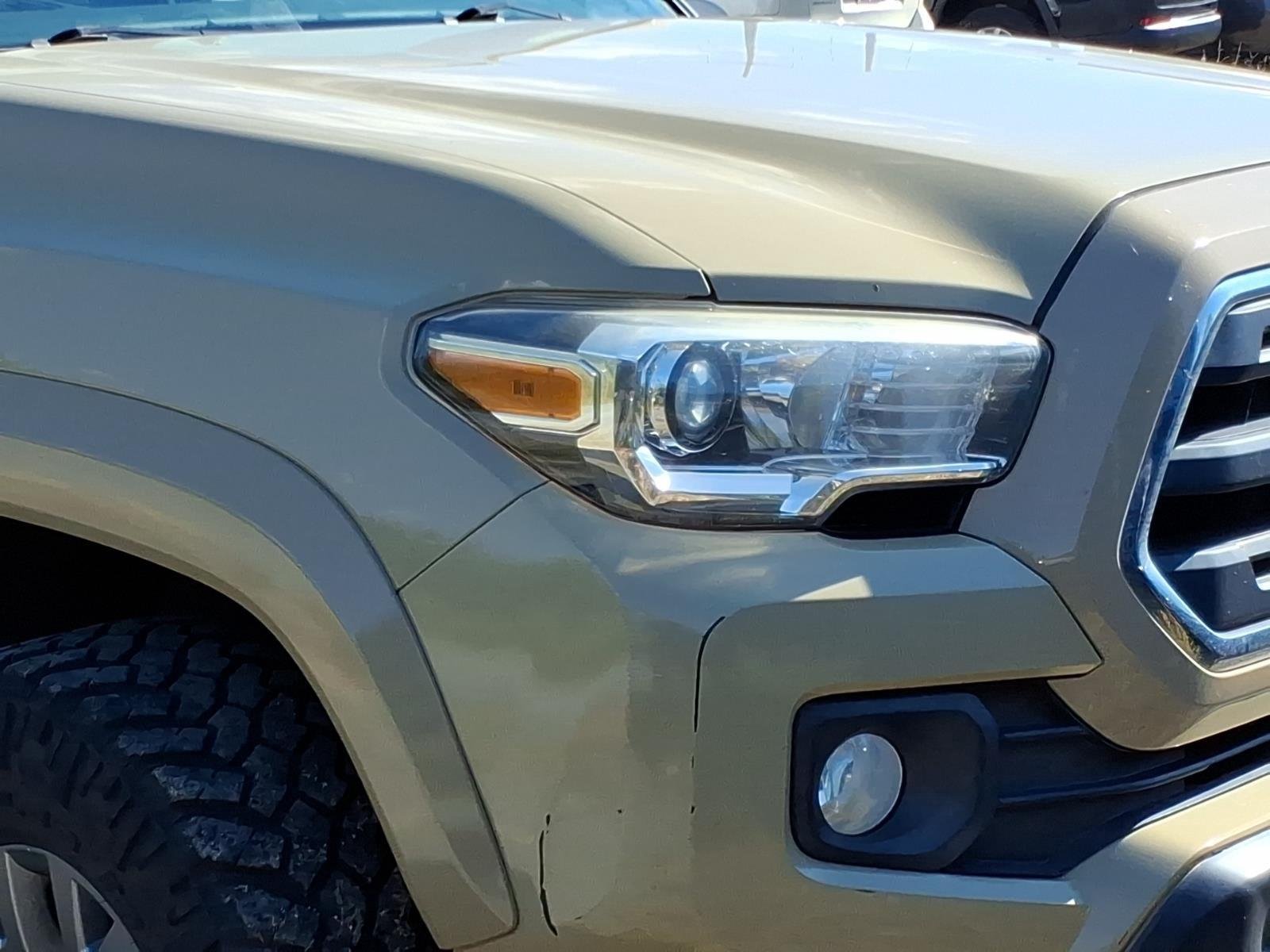 Used 2017  TOYOTA  image 6