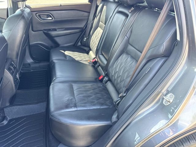 Used 2023 Gray Nissan Platinum image 17