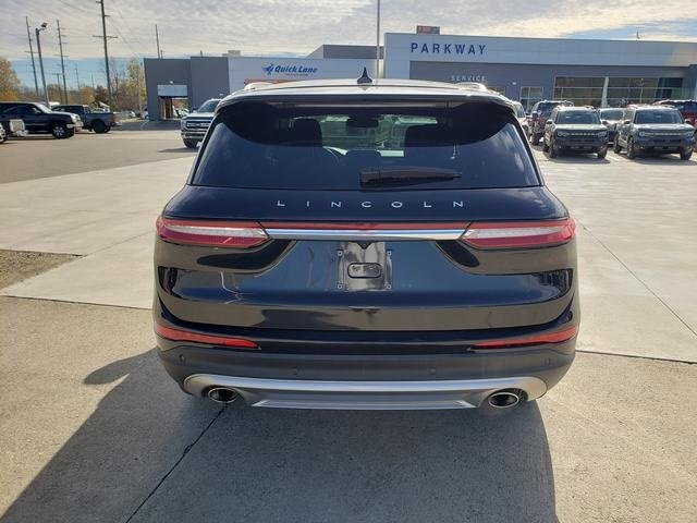 2022 Lincoln Corsair Standard photo 3