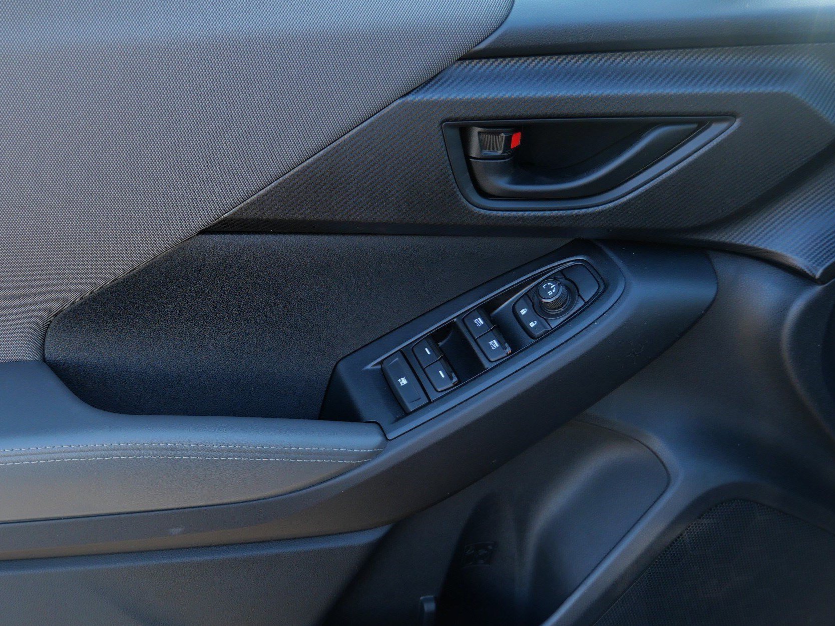 New 2026 CRYSTAL WHITE PEARL Subaru Premium image 6