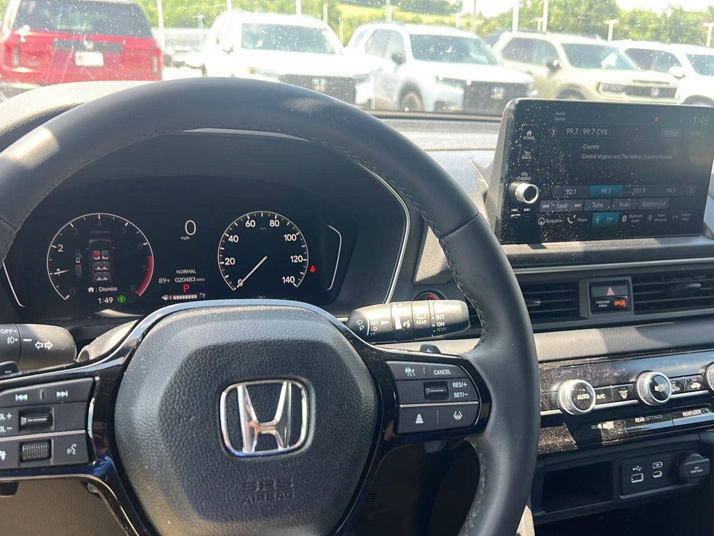Used 2025 Platinum White Pearl Honda Touring image 12