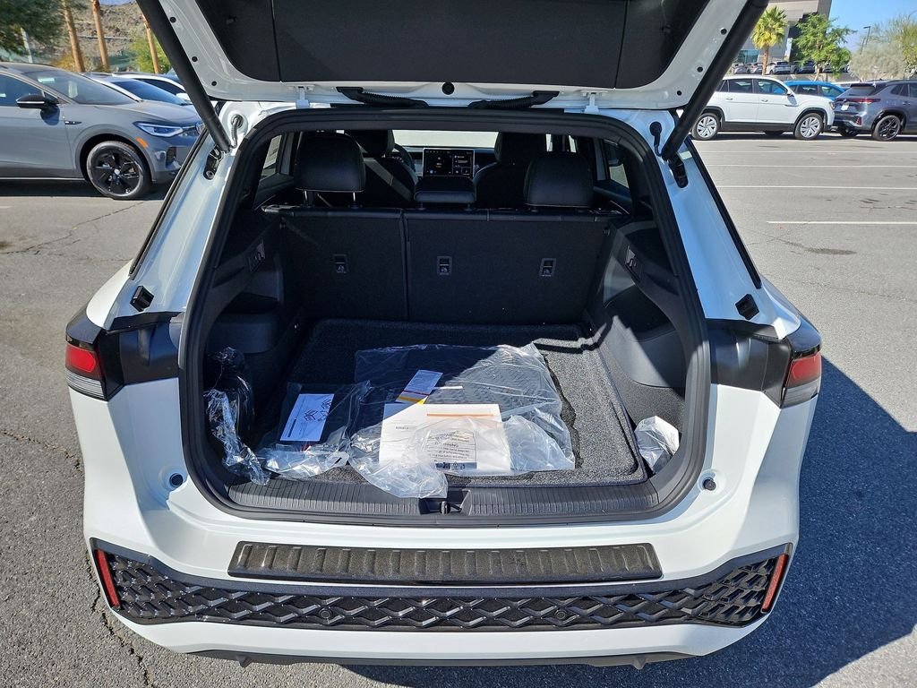 New 2026 White/off-white Volkswagen 2.0T SE R-Line Black image 19