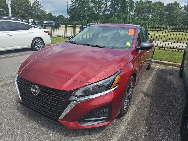 Used 2024 Red Nissan 2.5 SV image 1