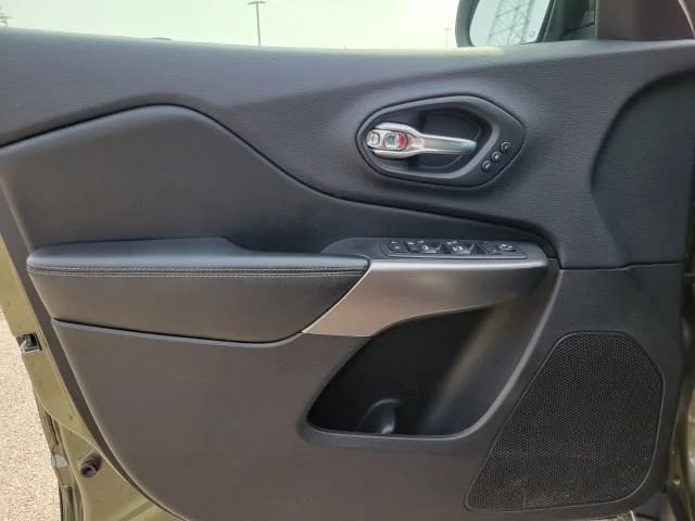 Used 2019 Green Jeep Limited image 17