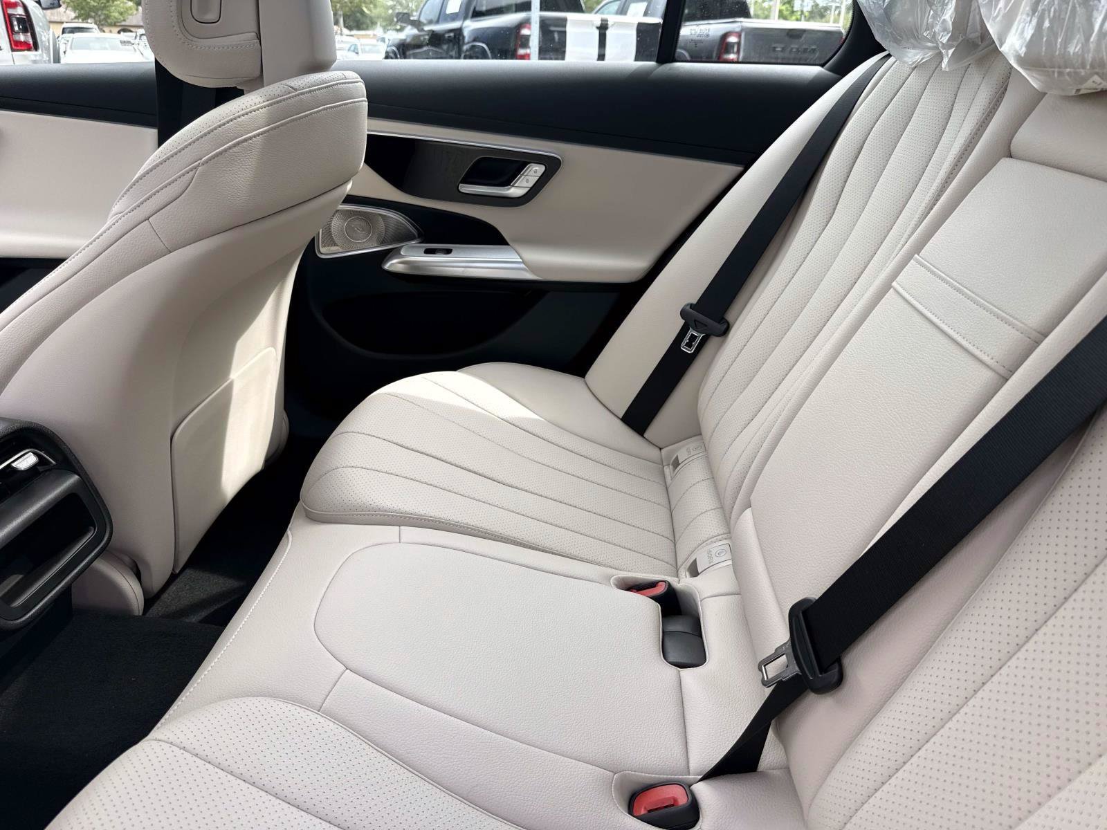New 2026 Polar White Mercedes-Benz E 350 RWD Sedan image 13