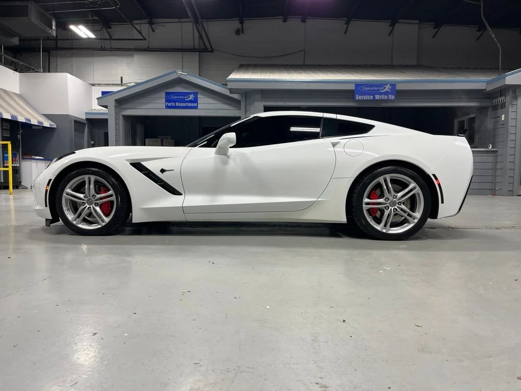 Used 2016 Arctic White Chevrolet Stingray image 4