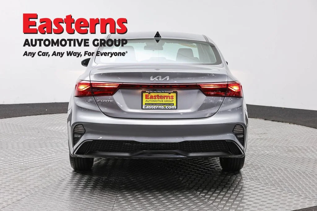 Used 2023 Gray Kia LXS image 6