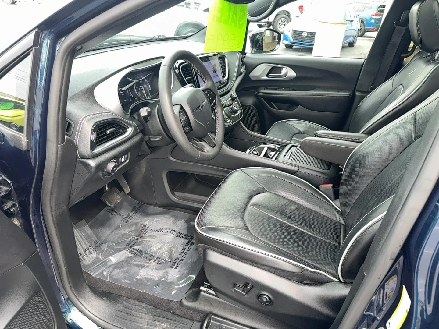 Used 2025 Fathom Blue Pearlcoat Chrysler Limited image 11