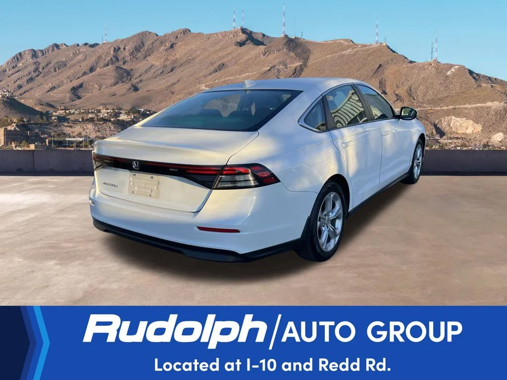 Used 2023 White Honda LX image 5