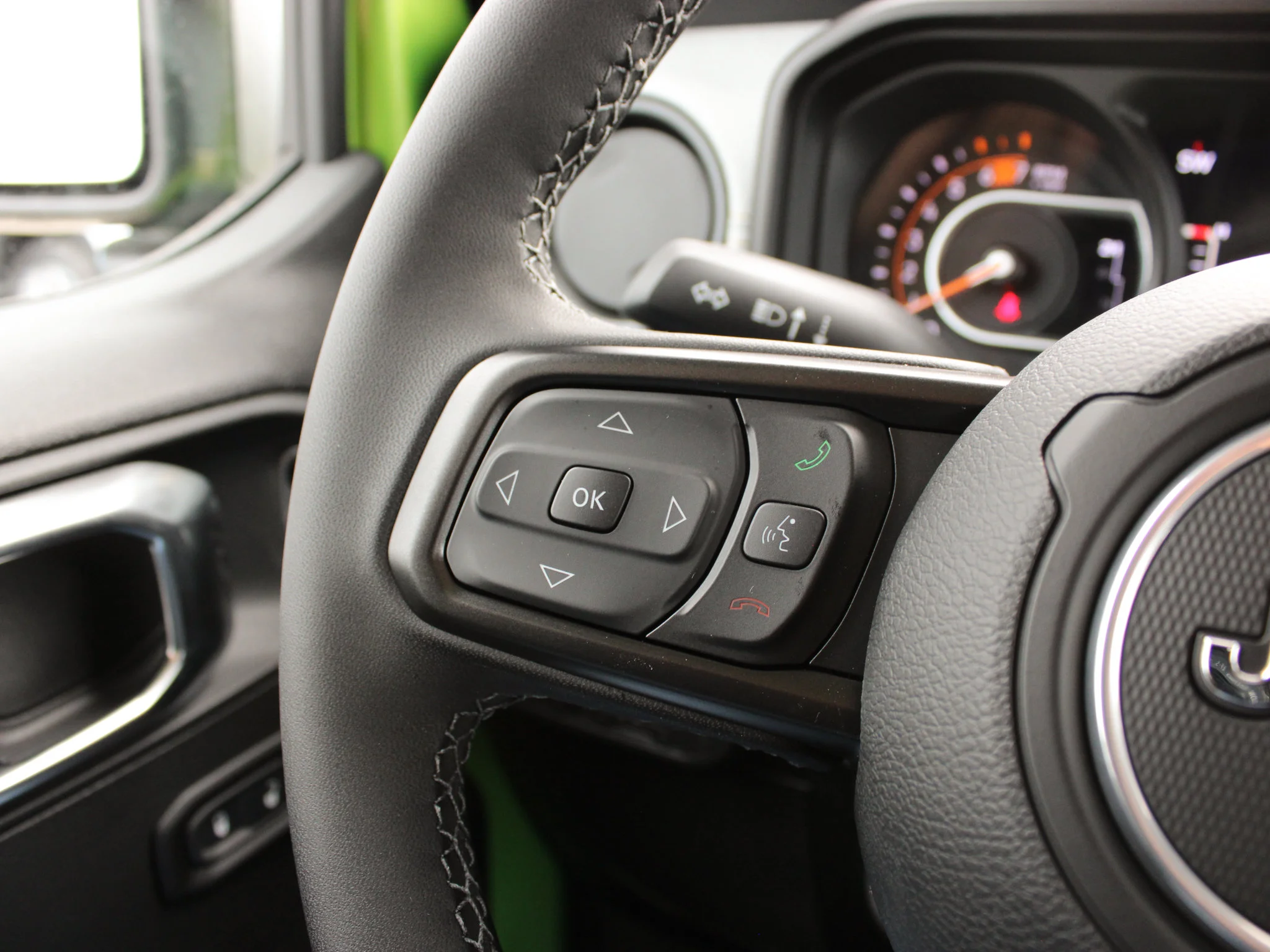 Used 2025 mojito Jeep Sport S* 4 Door 4x4, Remote Start, Heated Seats/Wheel, Alpine Audio image 15