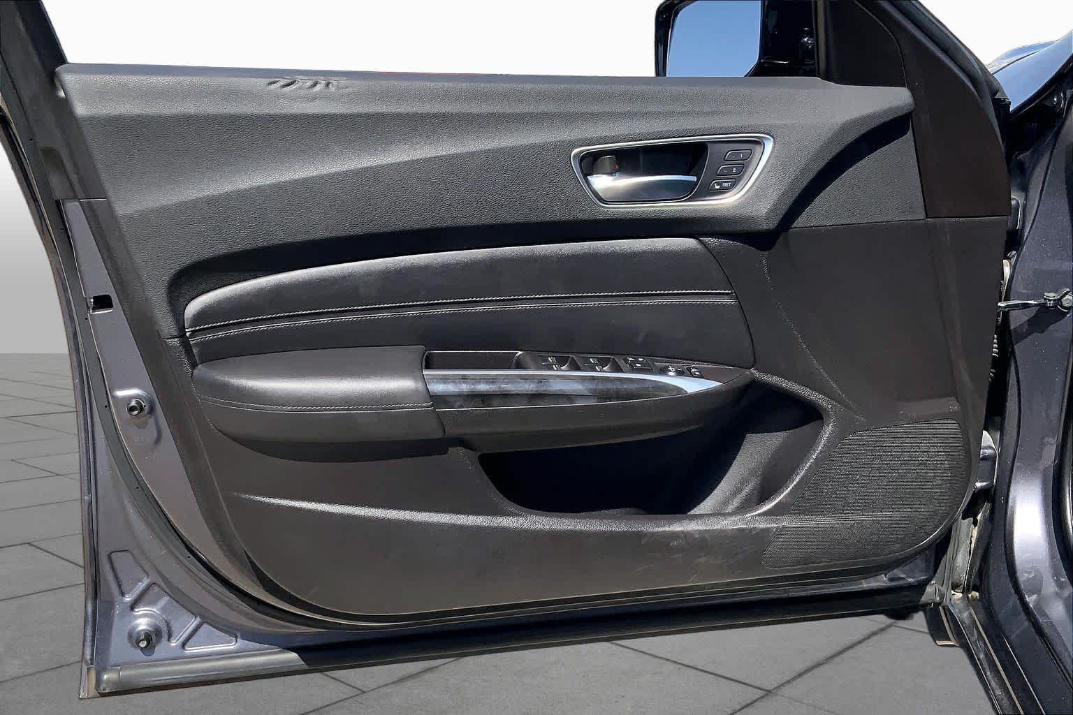 Used 2019 Modern Steel Metallic Acura  image 22