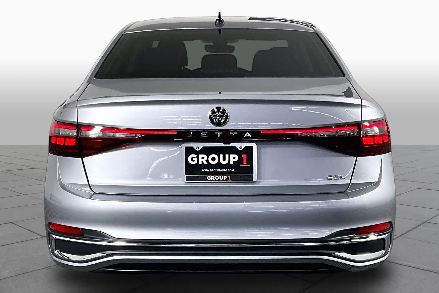 Used 2026 Pyrite Silver Metallic Volkswagen SEL image 5