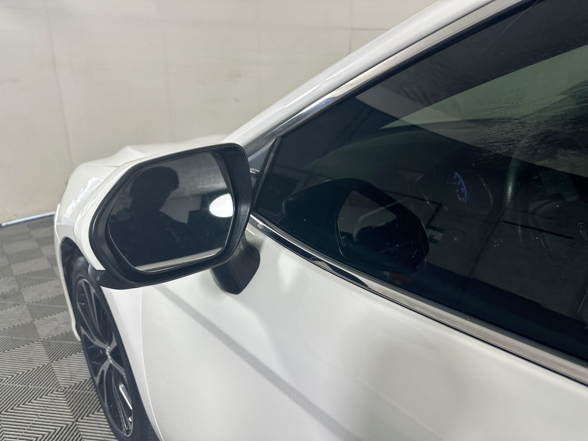 Used 2018 Super White Toyota SE image 10
