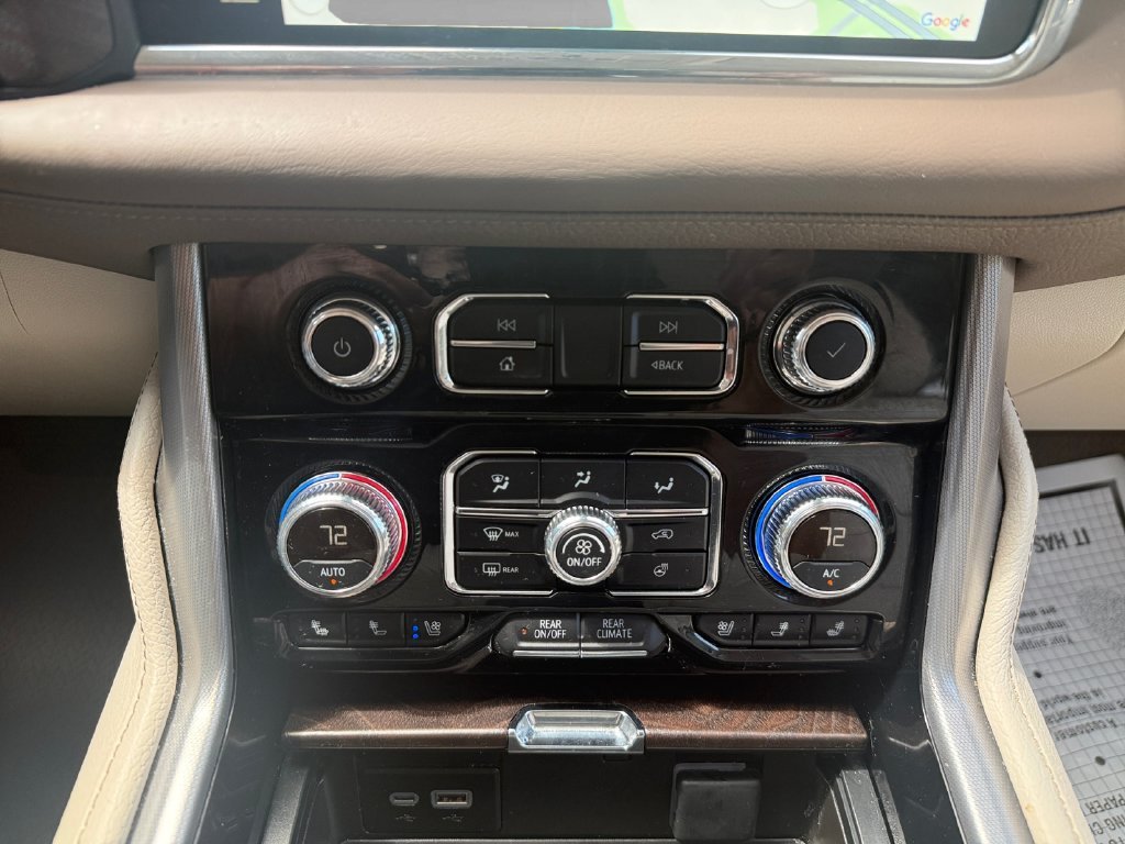 Used 2024 White GMC Denali image 22