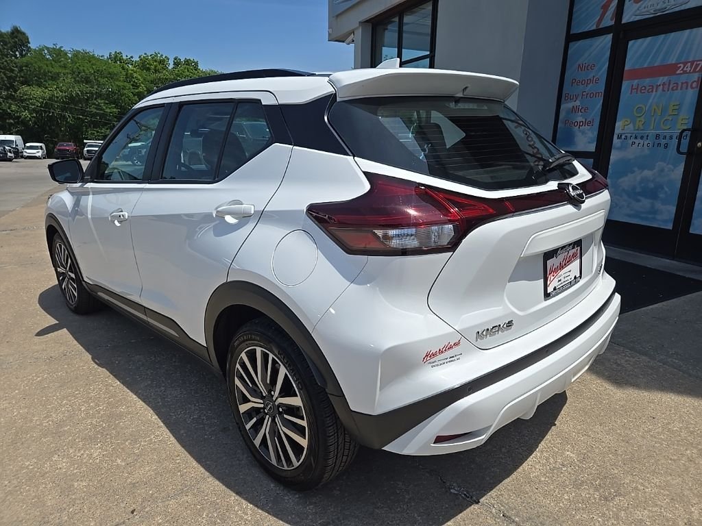 Used 2024 White Nissan SR image 7