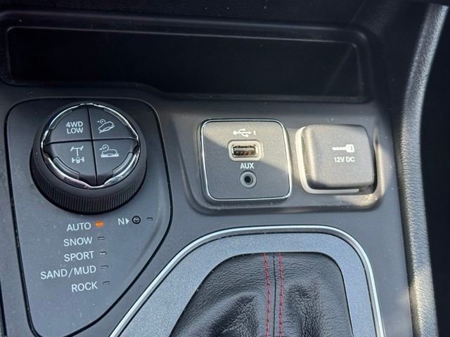 Used 2022 Black Jeep Trailhawk image 37