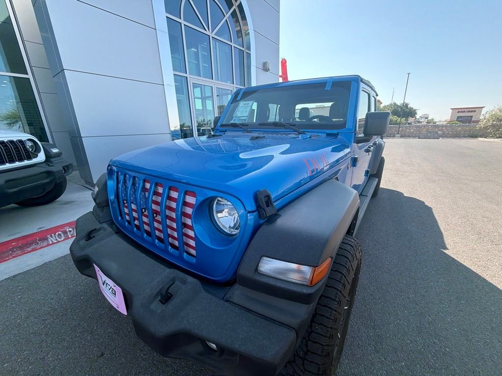Used 2022 Blue Jeep Sport image 26