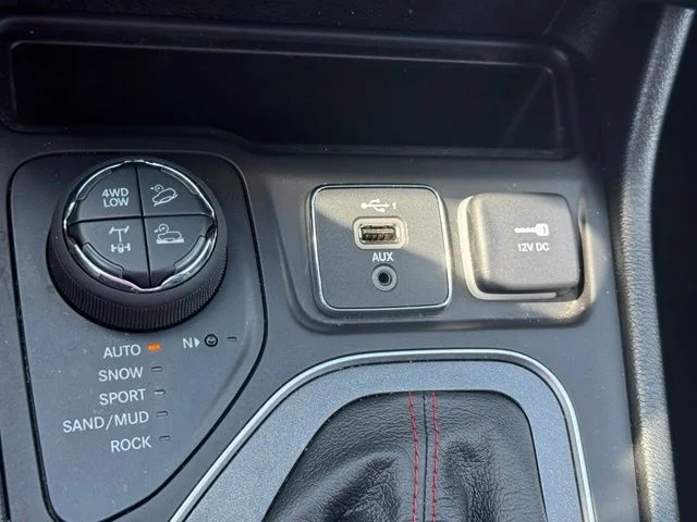 Used 2022 Black Jeep Trailhawk image 37