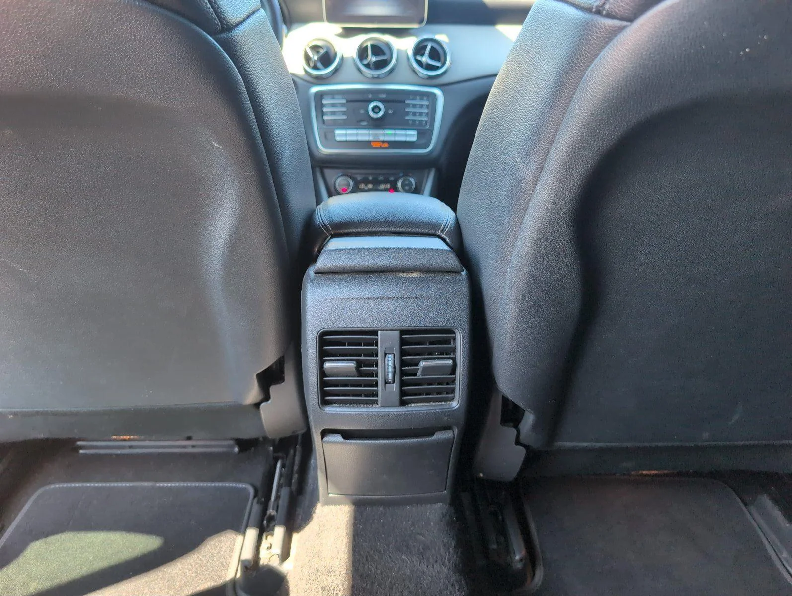 Used 2020 Night Black Mercedes-Benz GLA 250 image 35